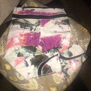 Lululemon Crop Bottoms - Sz 8